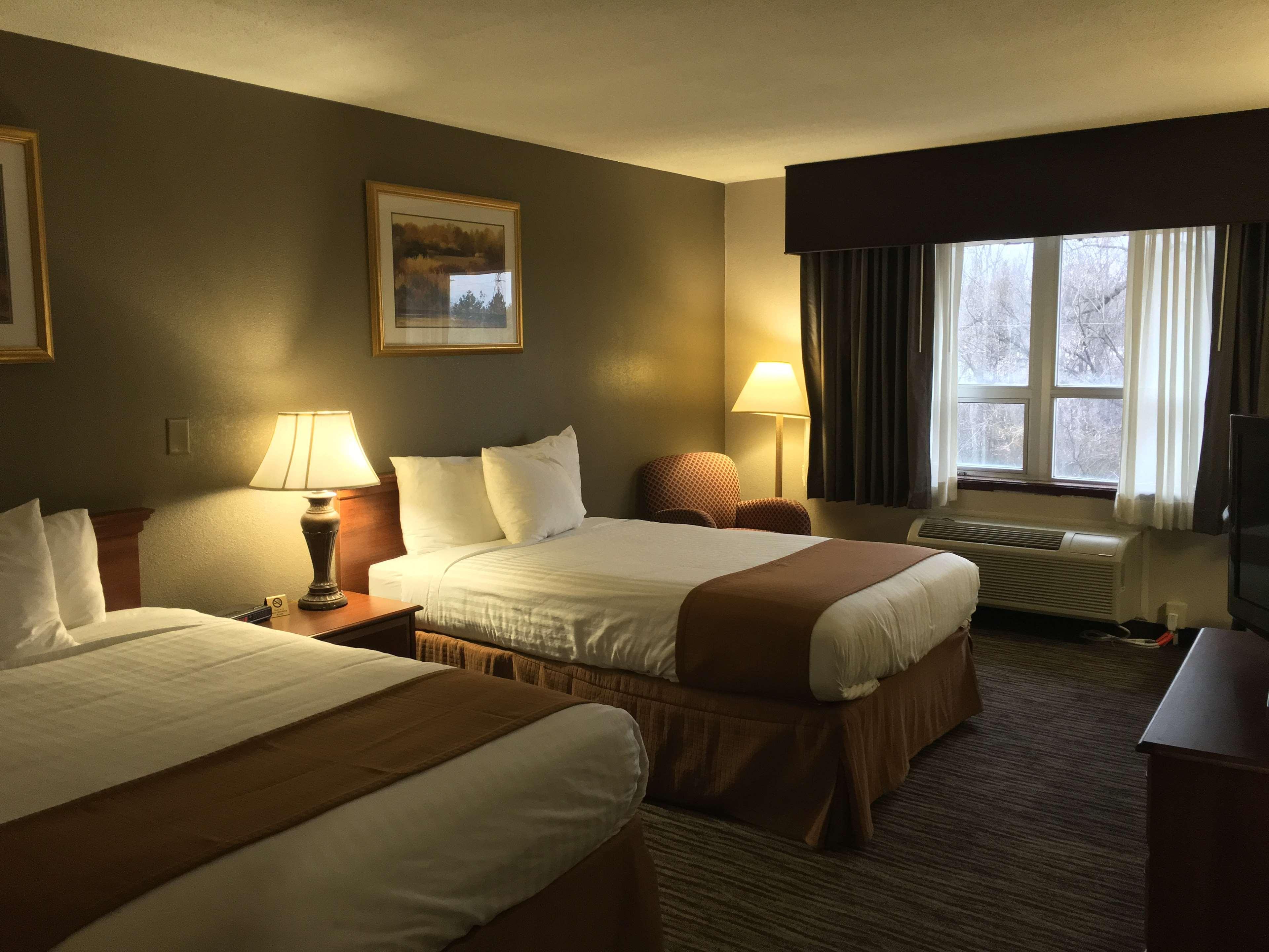 Best Western Gateway Adirondack Inn Ютика Экстерьер фото