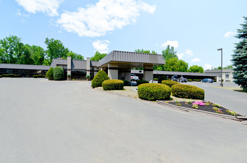 Best Western Gateway Adirondack Inn Ютика Экстерьер фото