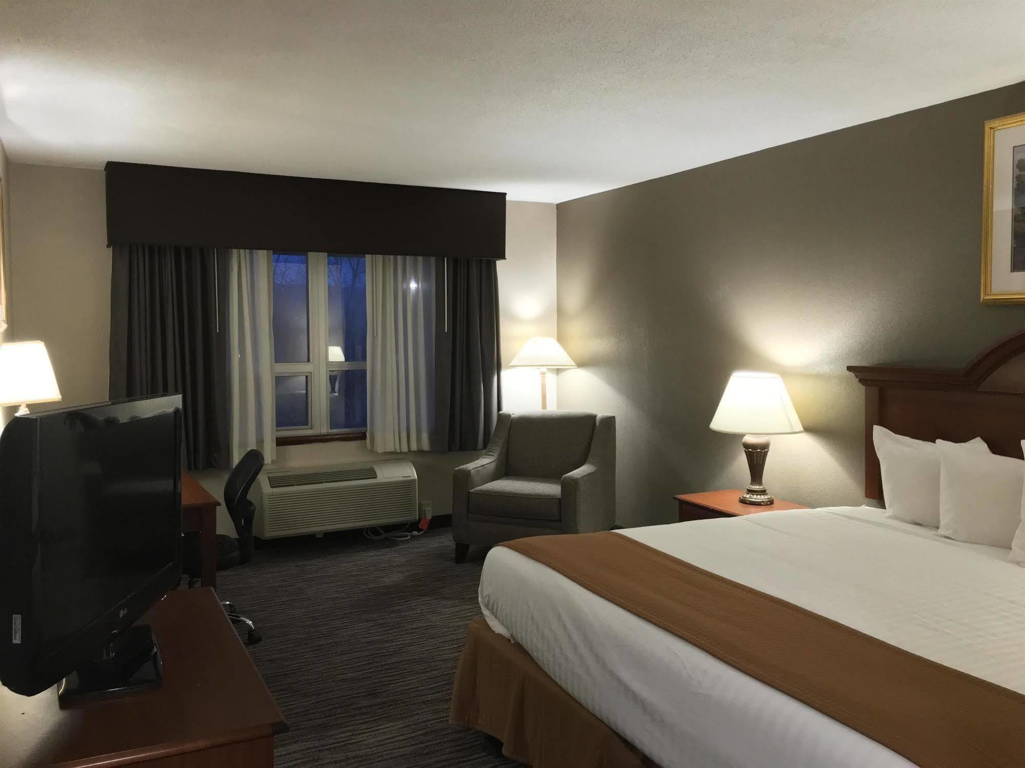 Best Western Gateway Adirondack Inn Ютика Экстерьер фото