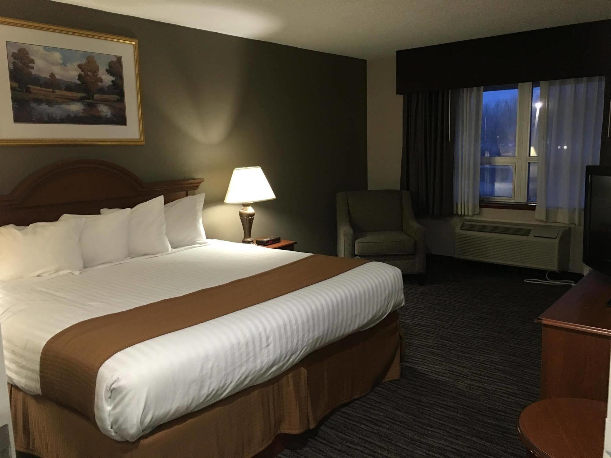 Best Western Gateway Adirondack Inn Ютика Экстерьер фото